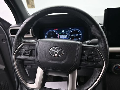 Used 2024 Toyota Tacoma TRD Off-Road AWD/4WD image 20