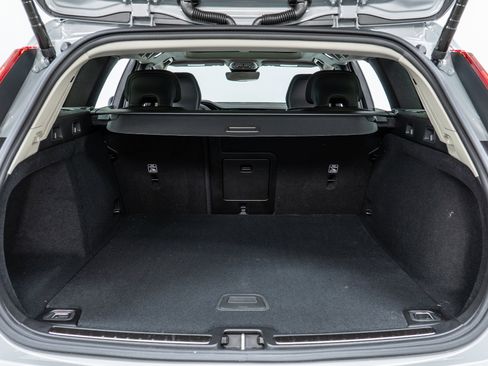 New 2026 Volvo V60 B5 Cross Country Plus w/ Climate Package image 10