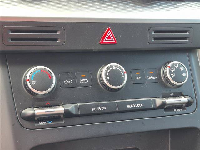 Used 2023 Kia Carnival LX FWD image 12