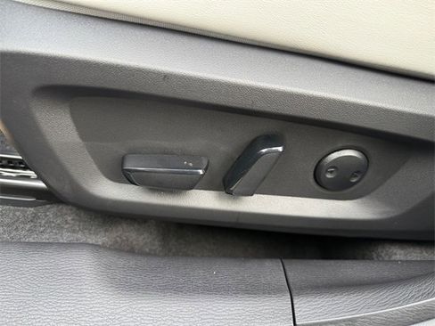 New 2025 Mitsubishi Outlander SE image 12