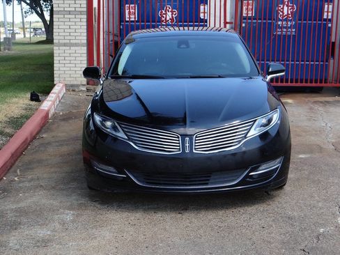 Used 2016 Lincoln MKZ w/ Equipment Group 300A Reserve FWD image 2