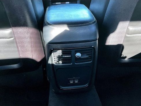 Used 2019 Chrysler 300 S image 34