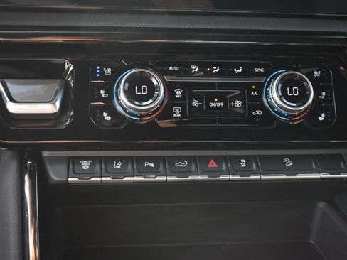 Used 2025 GMC Sierra 2500 AT4 AWD/4WD image 29