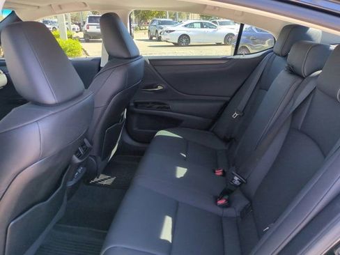 Certified 2022 Lexus ES 350 w/ Premium Package image 13