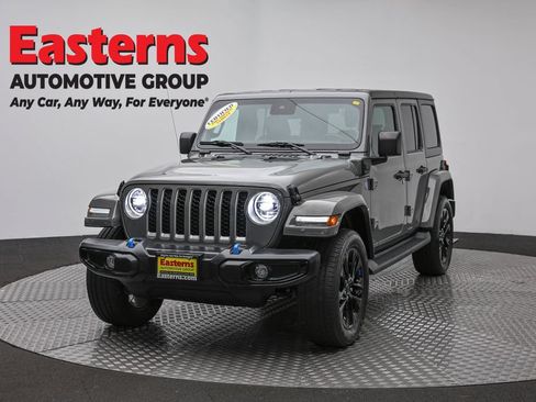 Used 2022 Jeep Wrangler Unlimited Sahara w/ Cold Weather Group AWD/4WD image 1
