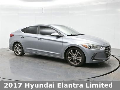 Used 2017 Hyundai Elantra Limited w/ Limited Tech Package 04