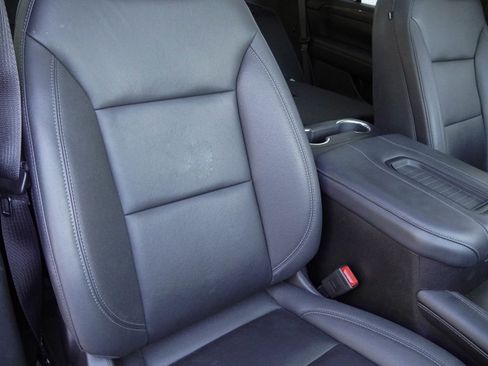 Used 2023 Chevrolet Tahoe Z71 w/ Luxury Package AWD/4WD image 13