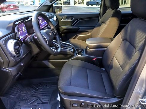 Used 2025 Chevrolet Colorado LT w/ Advanced Trailering Package image 14