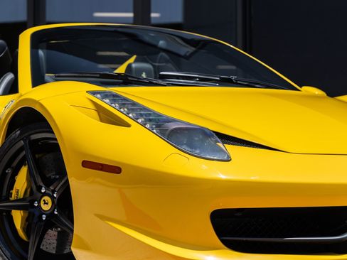 Used 2015 Ferrari 458 Spider RWD image 31