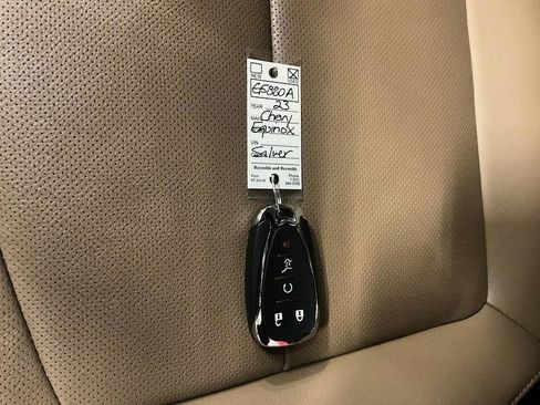 Used 2023 Chevrolet Equinox Premier AWD/4WD image 32