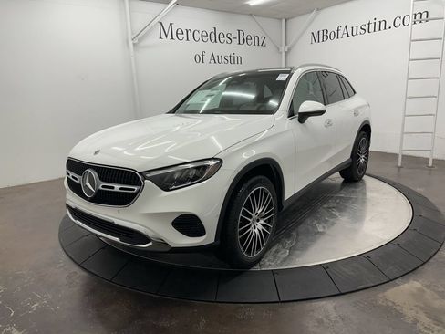 Used 2026 Mercedes-Benz GLC 300 image 3