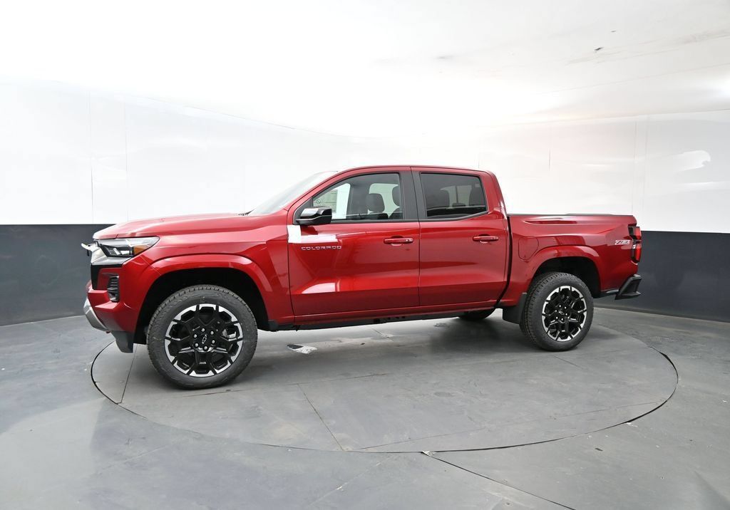 New 2026 Chevrolet Colorado Z71 w/ Z71 Convenience Package 2 AWD/4WD image 2