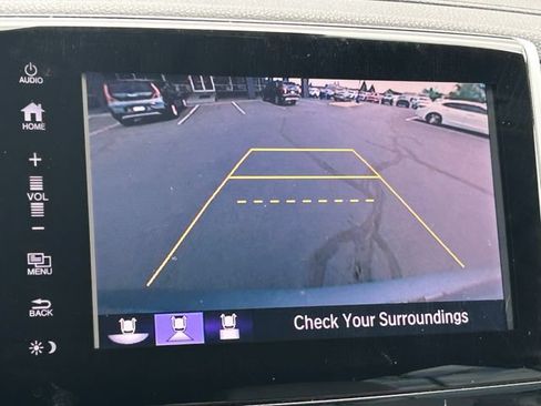 Used 2018 Honda Pilot Touring image 14