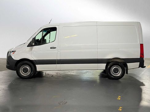 Used 2025 Mercedes-Benz Sprinter 2500 image 5