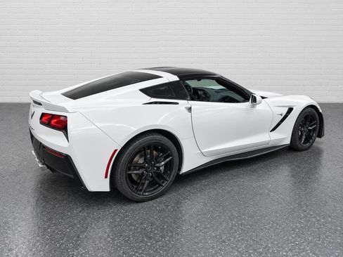 Used 2016 Chevrolet Corvette Stingray Coupe RWD image 4