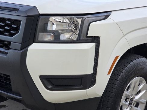 Used 2025 Nissan Frontier S image 6