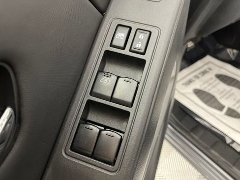 Used 2022 Nissan Frontier SV RWD image 32