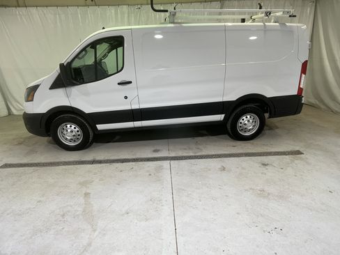 Used 2024 Ford Transit 150 Low Roof AWD image 7