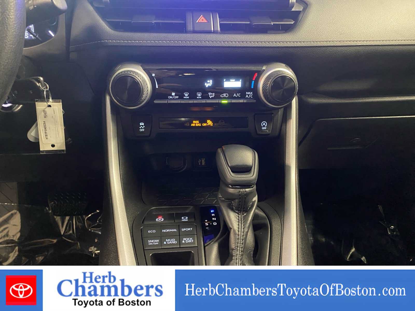Used 2023 Toyota RAV4 LE AWD/4WD image 15