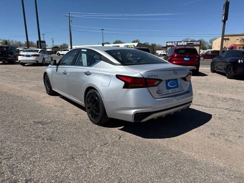 Used 2024 Nissan Altima 2.5 S FWD image 7