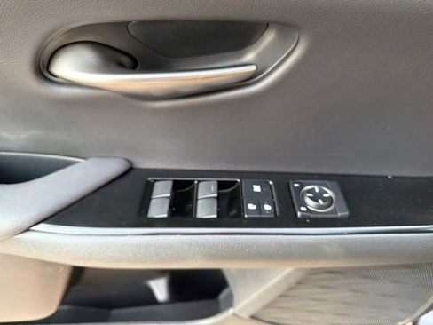 Used 2023 Lexus UX 250h AWD w/ Accessory Package (Z2) image 22