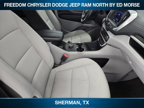 Used 2024 GMC Terrain SLE image 10