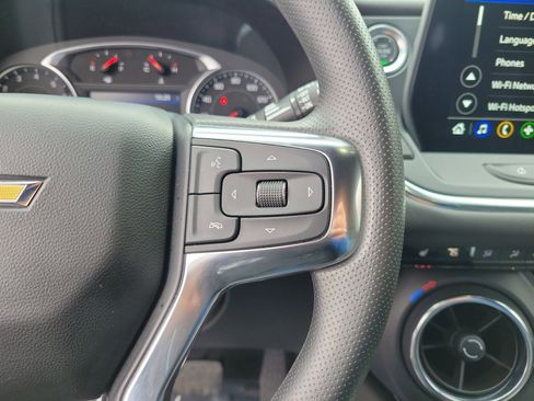 Used 2025 Chevrolet Blazer LT image 23