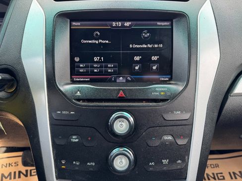 Used 2014 Ford Explorer XLT w/ Equipment Group 202A AWD/4WD image 23