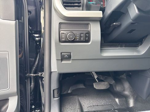 New 2026 Ford F350 XLT w/ FX4 Off-Road Package image 13