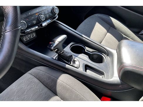 Used 2025 Dodge Durango GT AWD/4WD image 17