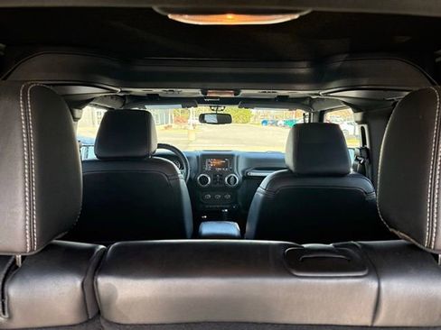 Used 2017 Jeep Wrangler Unlimited Rubicon image 21