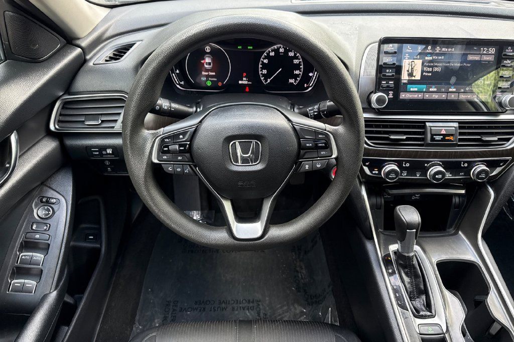 Used 2018 Honda Accord EX image 11