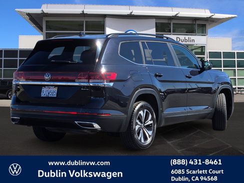 Used 2024 Volkswagen Atlas SE AWD/4WD image 4