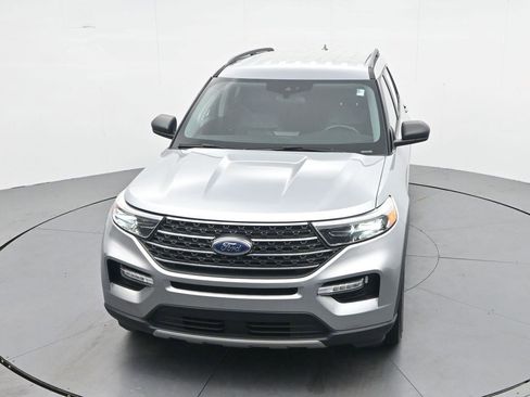 Used 2023 Ford Explorer XLT w/ Equipment Group 202A AWD/4WD image 20