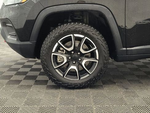 Used 2024 Jeep Compass Trailhawk image 10
