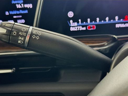 Used 2021 Cadillac Escalade ESV Premium Luxury image 12