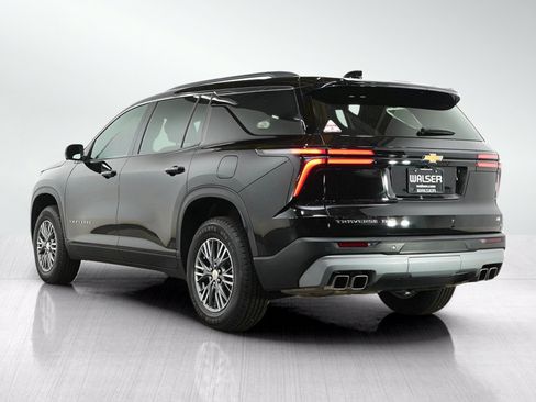 Used 2024 Chevrolet Traverse LT AWD/4WD image 3