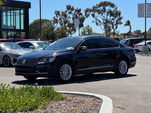 Used 2016 Volkswagen Passat 1.8T SE FWD image 6