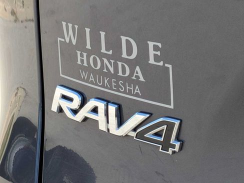 Used 2020 Toyota RAV4 XLE w/ All Weather Liner Package AWD/4WD image 10