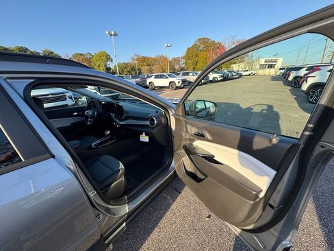 New 2026 Chevrolet Trax LT w/ Driver Confidence Package image 12