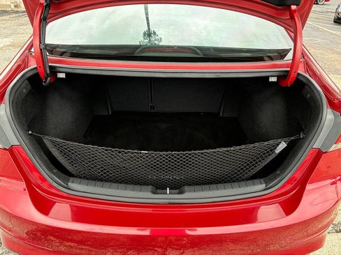 Used 2017 Hyundai Elantra SE FWD image 30