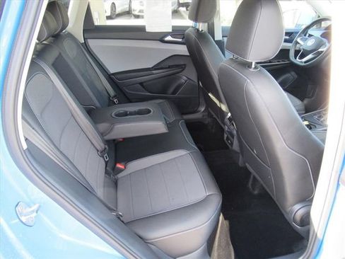 Used 2024 Volkswagen Taos SE FWD image 28