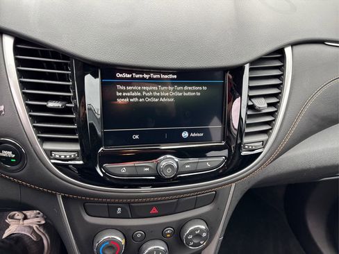 Used 2019 Chevrolet Trax LT w/ LT Convenience Package image 27