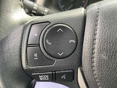 Used 2018 Toyota RAV4 XLE FWD image 18