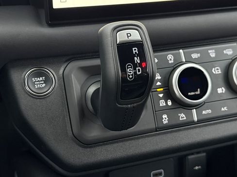 Used 2023 Land Rover Defender 90 V8 image 26