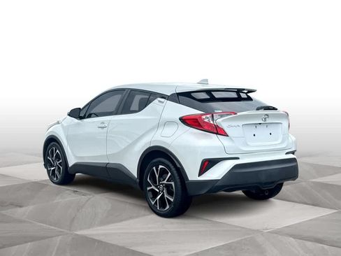 Used 2021 Toyota C-HR XLE FWD image 6