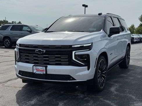 Used 2025 Chevrolet Tahoe High Country AWD/4WD image 8