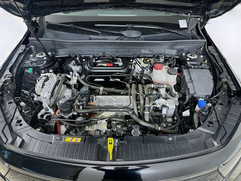 Used 2024 Mercedes-Benz EQB 250+ image 34