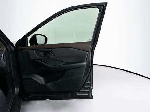 Used 2023 Nissan Rogue S FWD image 30