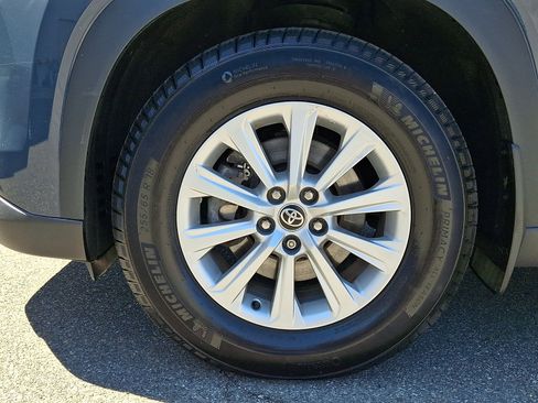 Certified 2024 Toyota Grand Highlander AWD image 8